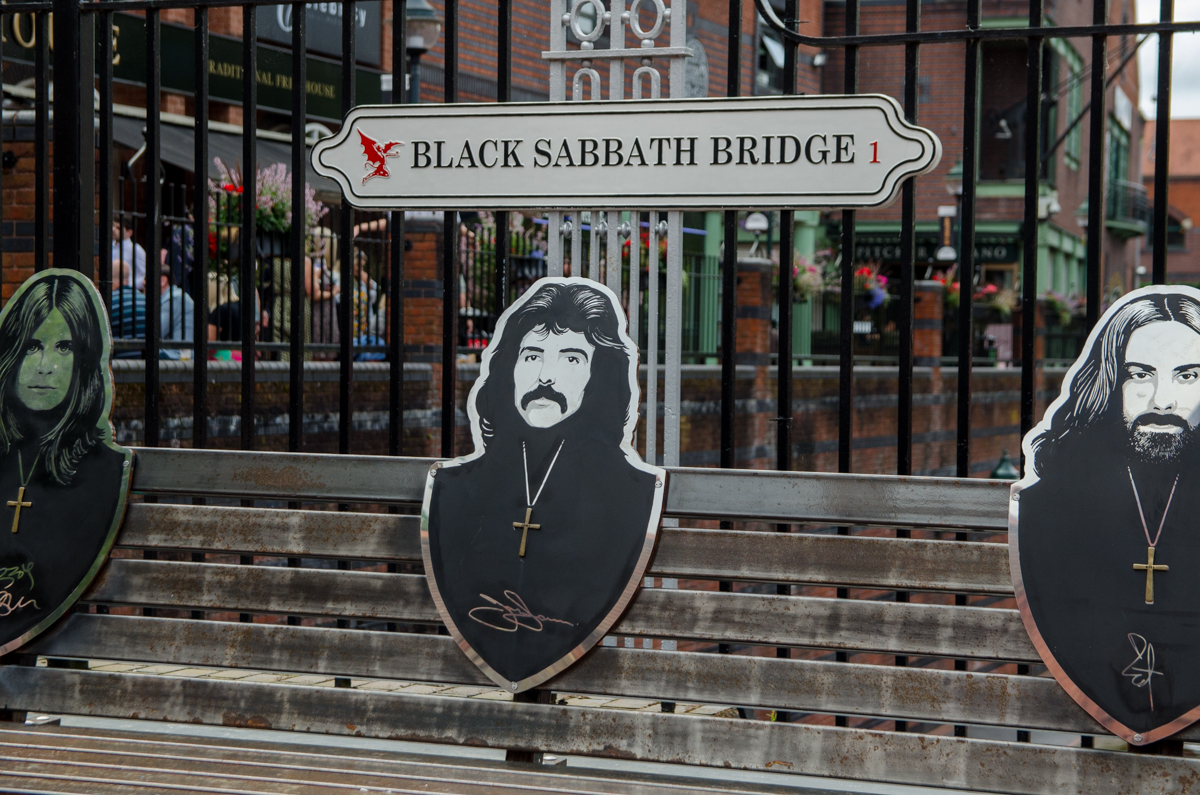 Banc à l'effigie de Black Sabbath